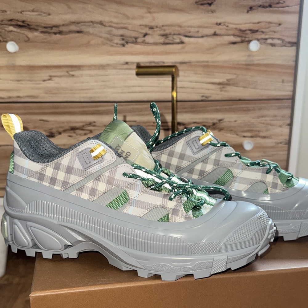 authentic Burberry Green and Gray unisex Sneakers
